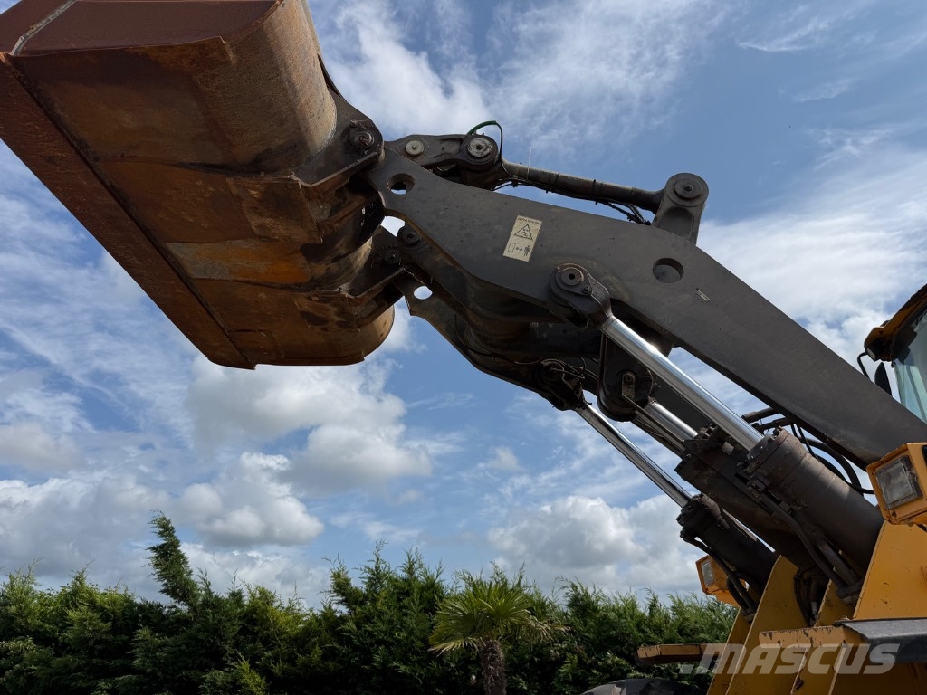 Volvo L 180 E Chargeuse sur pneus