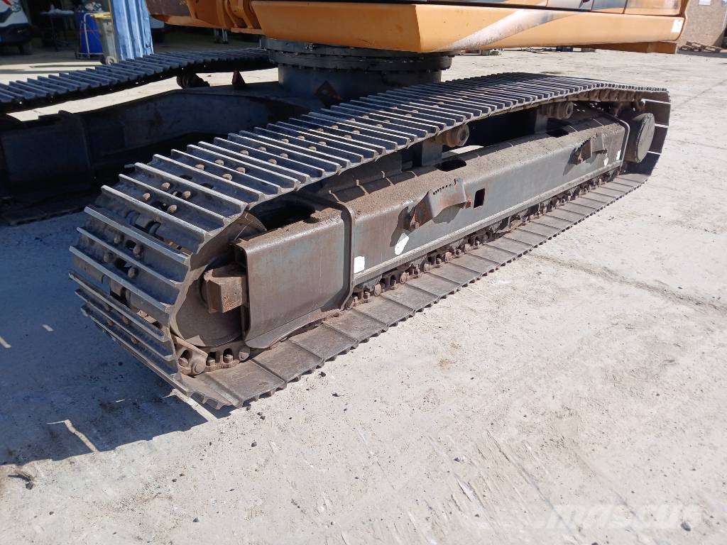 CASE CX 240 B Metsaekskavaatorid