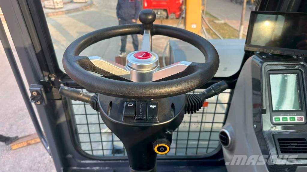 HENGTE HT215K 轮式挖掘机