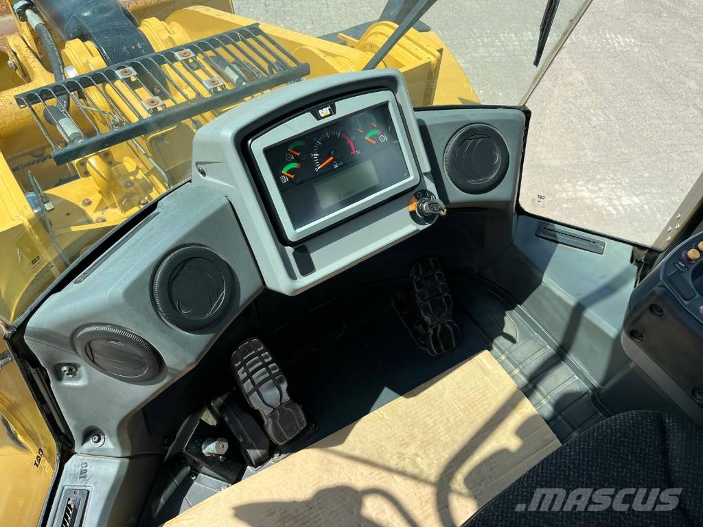 CAT 966 MXE Pale gommate