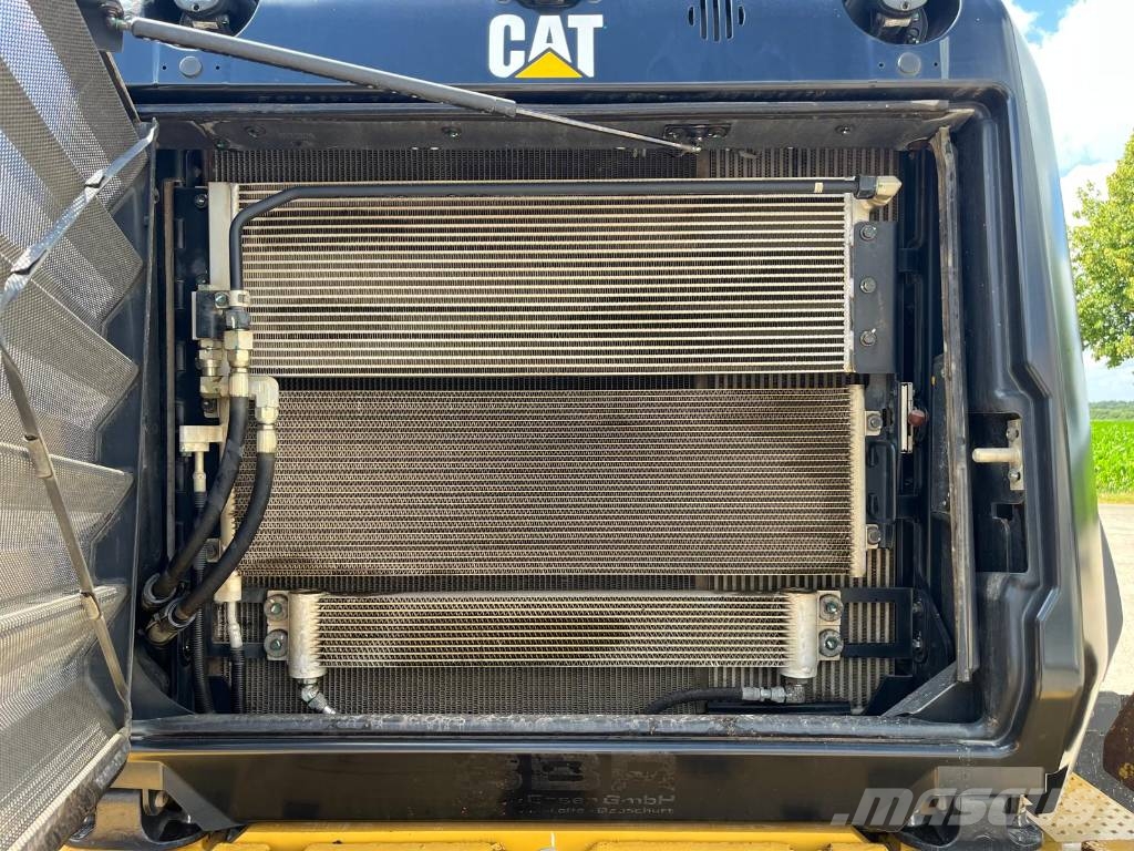 CAT 966 MXE Pale gommate