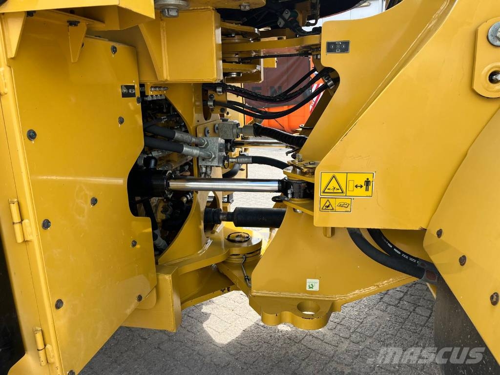 CAT 966 MXE Pale gommate