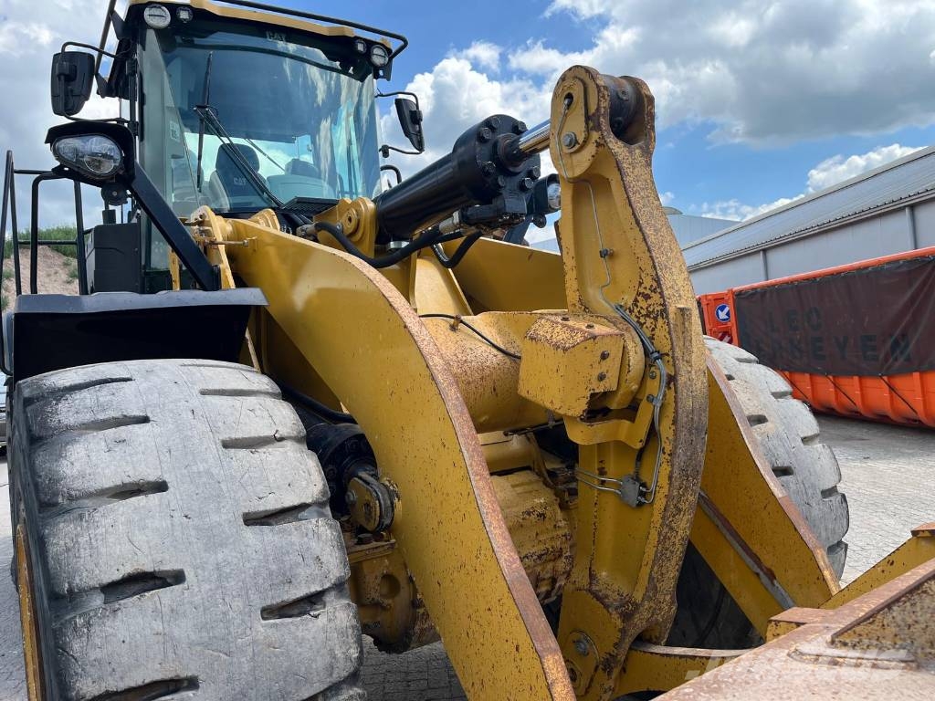 CAT 966 MXE Pale gommate