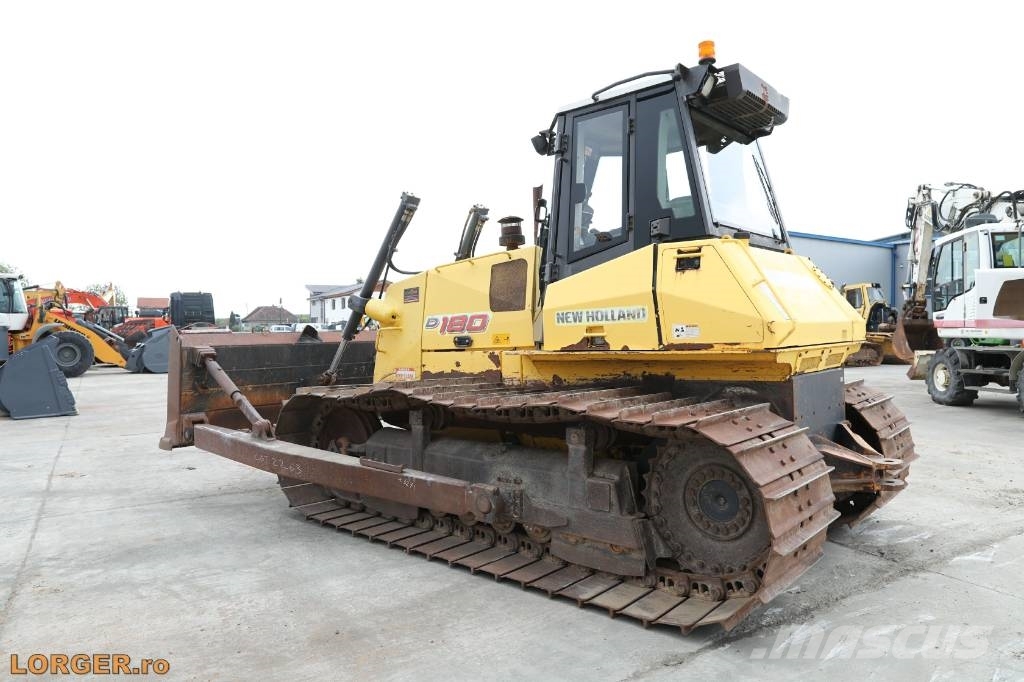 New Holland D 180 Rupsdozers