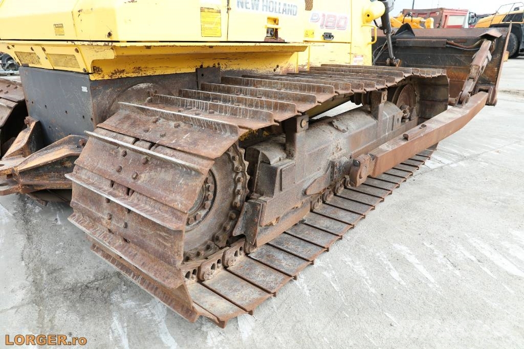 New Holland D 180 Rupsdozers
