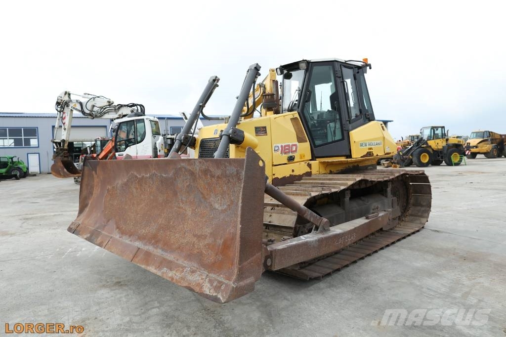 New Holland D 180 Rupsdozers