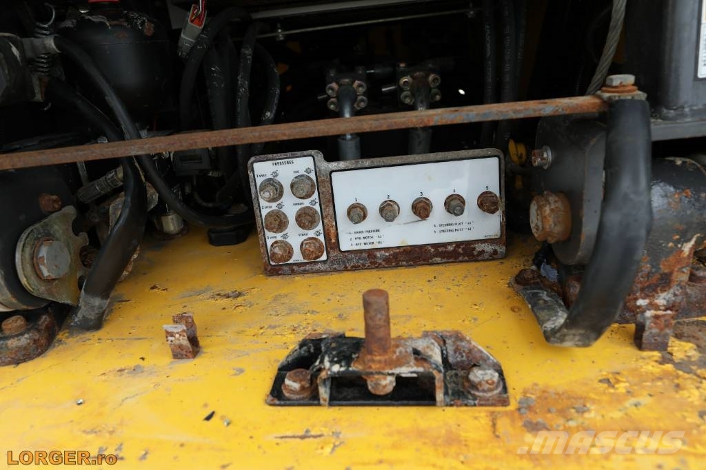 New Holland D 180 Rupsdozers