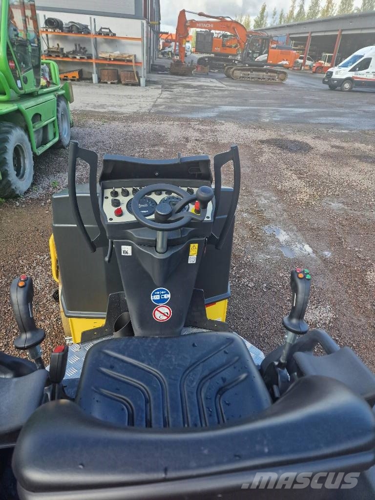 Bomag BW 120 AD-5 Valjci sa duplim bubnjem