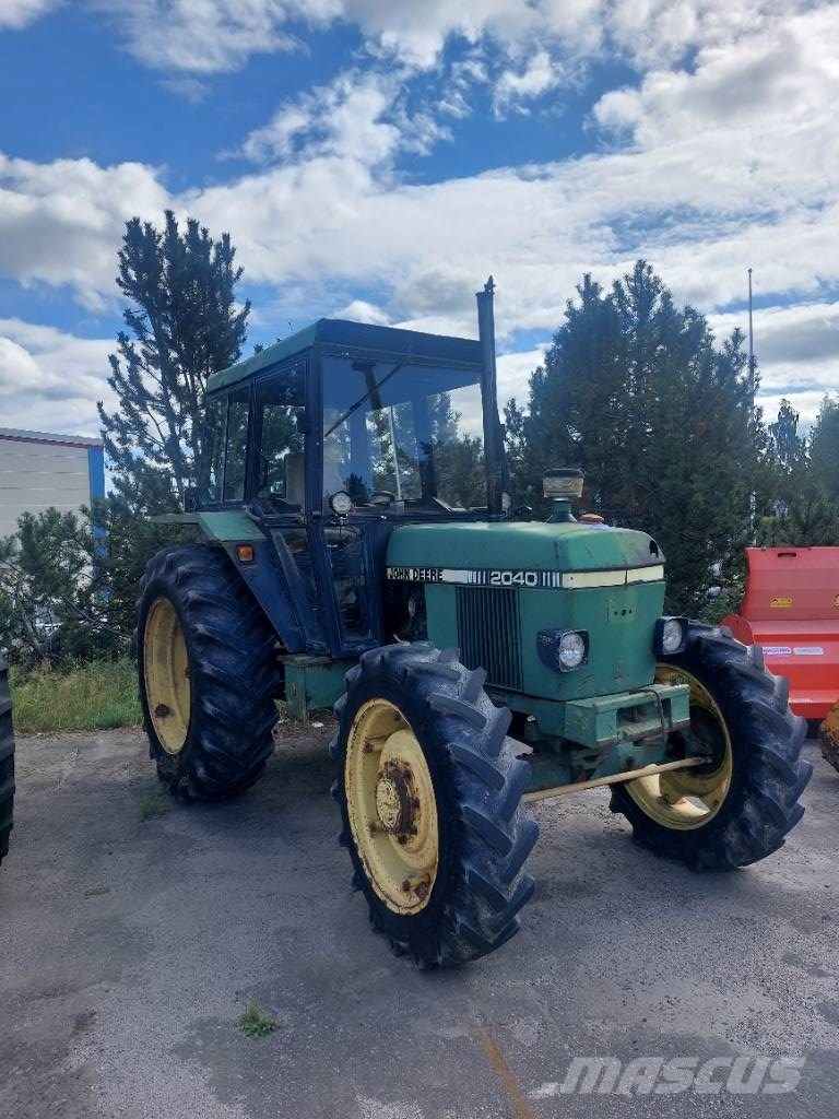 John Deere 2040
