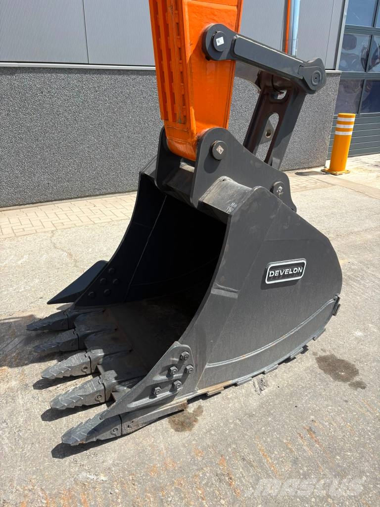 Doosan DX 225 LC-7M Crawler excavators