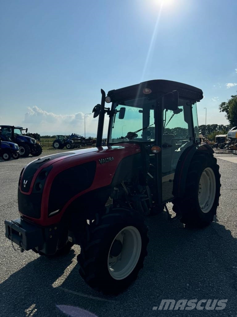 Valtra F95 Tractores