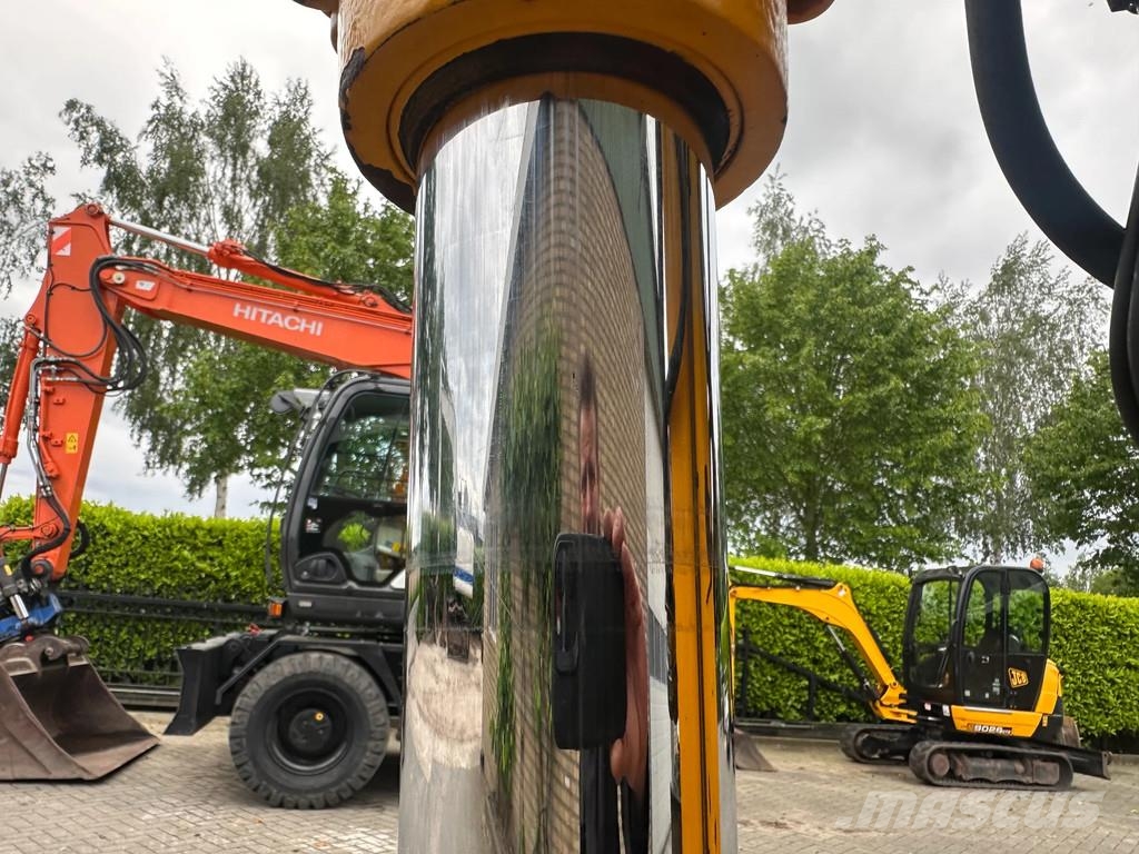 JCB JS130W Kolesové rýpadlá