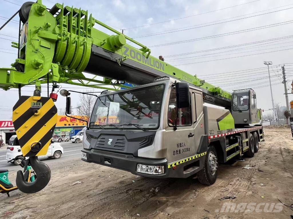 Zoomlion ZTC300V Univerzální terénní jeřáby