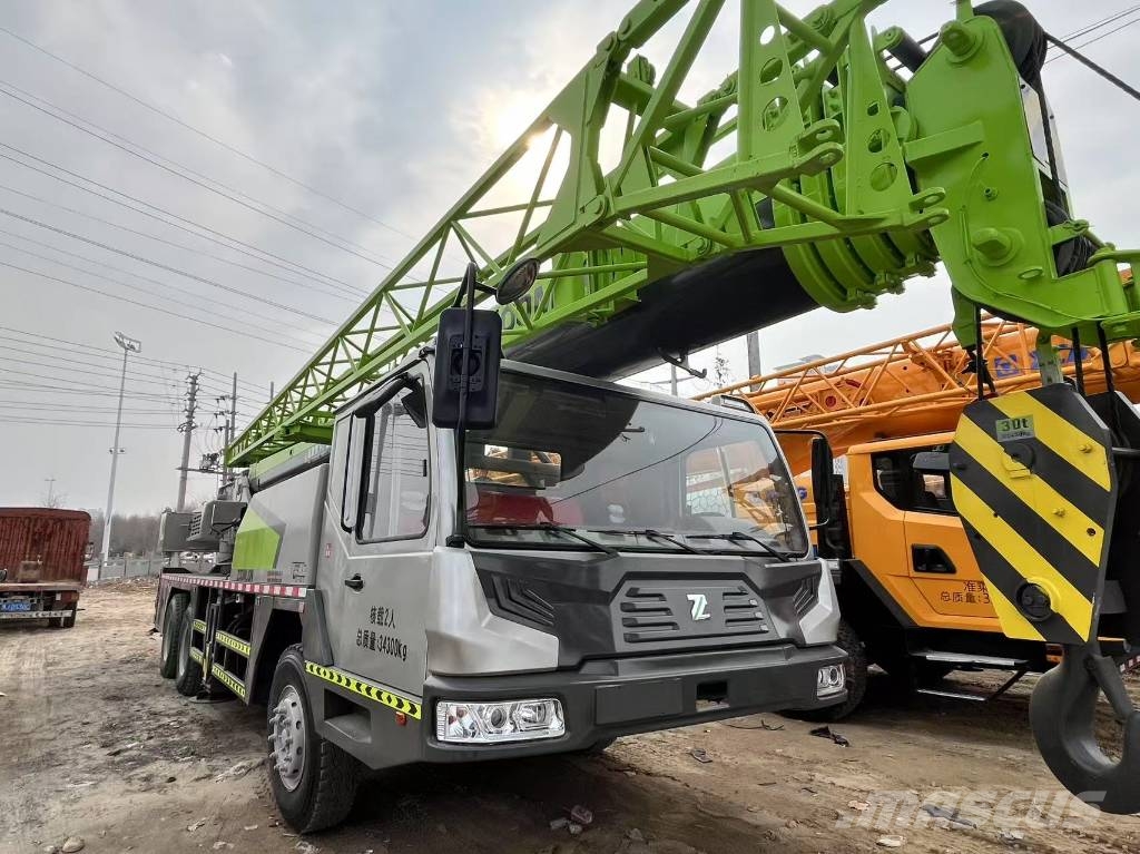 Zoomlion ZTC300V Univerzální terénní jeřáby