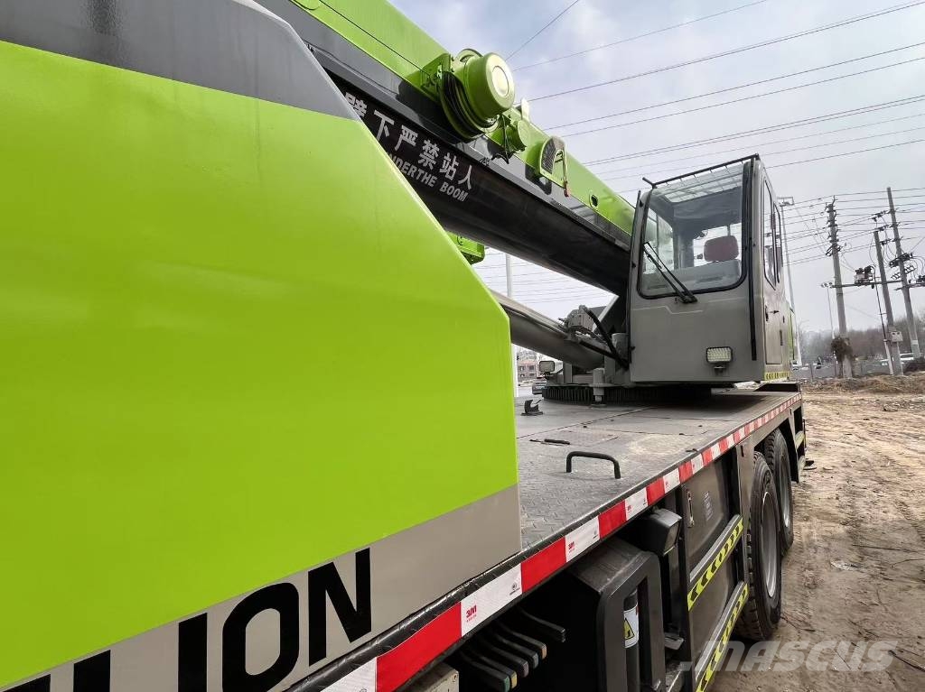 Zoomlion ZTC300V Univerzální terénní jeřáby