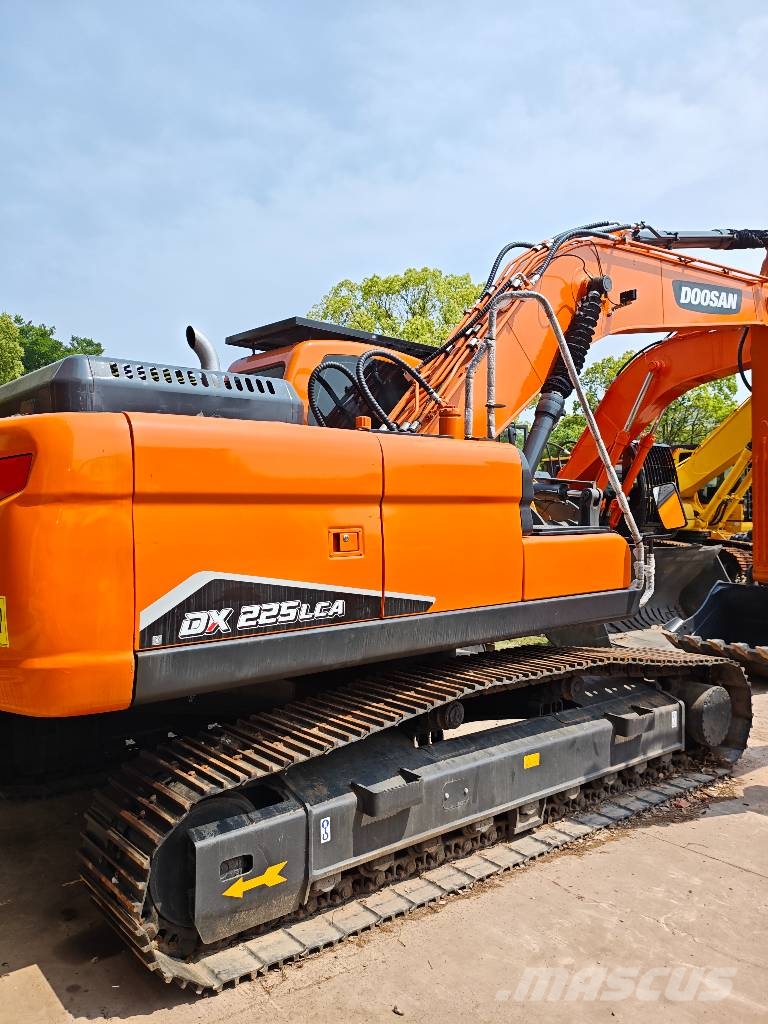 Doosan DX 225 LCA Bagri goseničarji