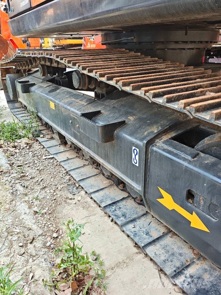 Doosan DX 225 LCA Bagri goseničarji