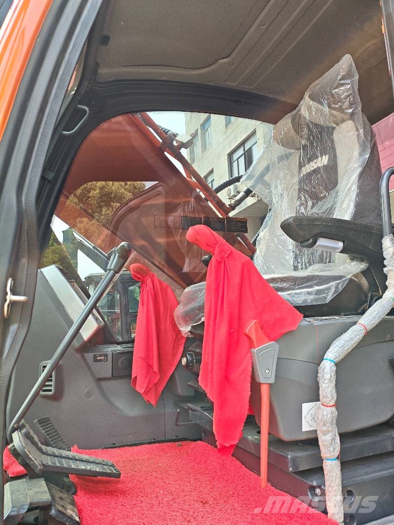 Doosan DX 225 LCA Bagri goseničarji