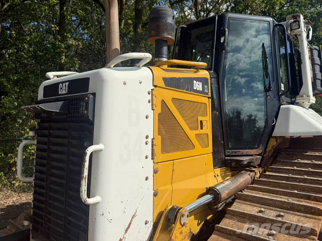 CAT D6N XL Buldožeri guseničari