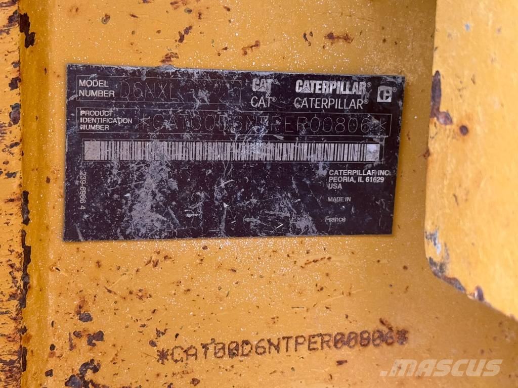 CAT D6N XL Buldožeri guseničari