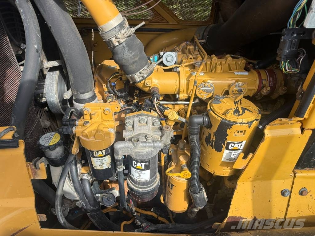 CAT D6N XL Buldožeri guseničari