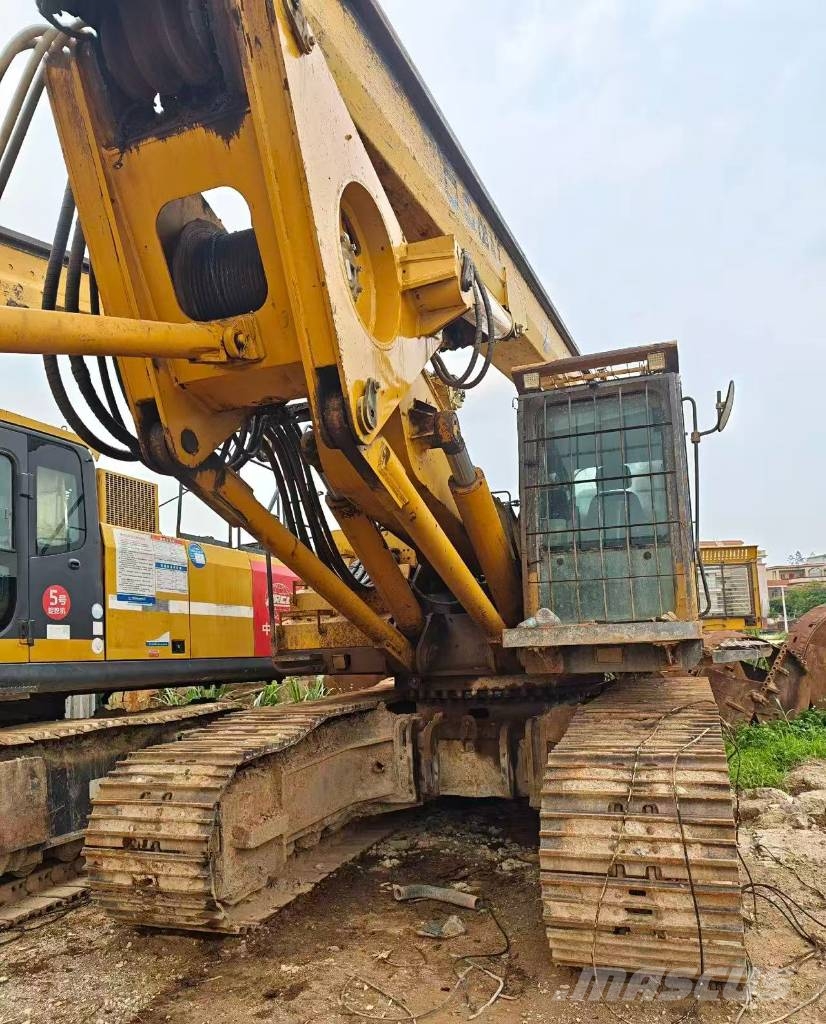 XCMG XR 220 D クローラドリル