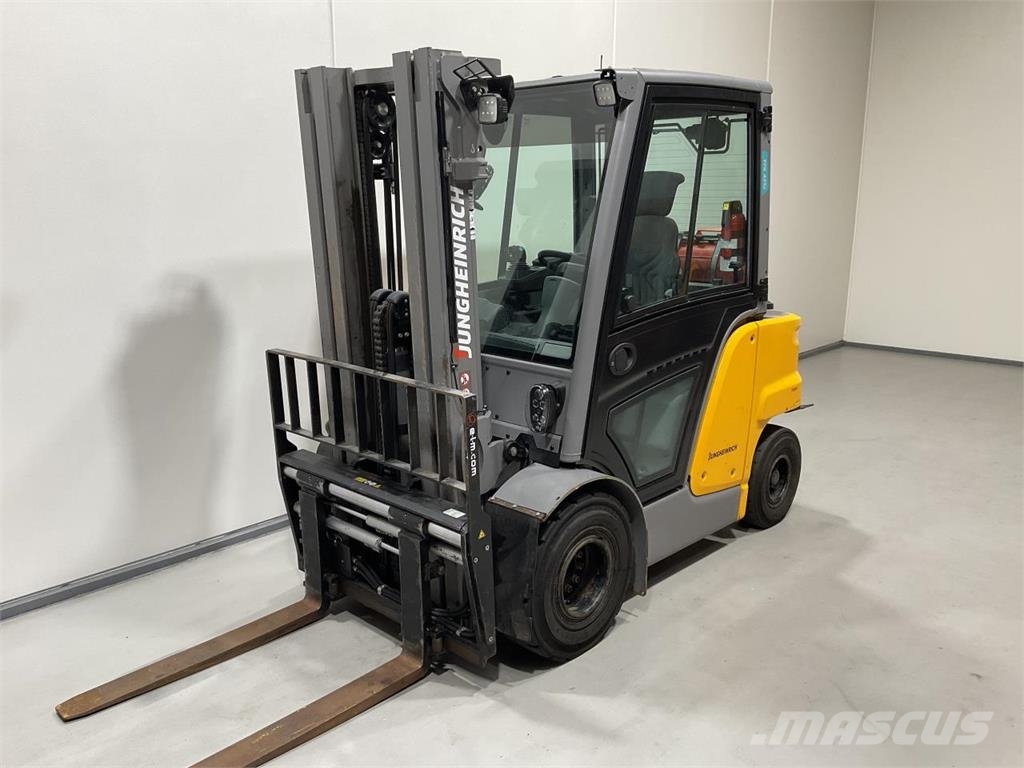 Jungheinrich TFG 425 شاحنات LPG
