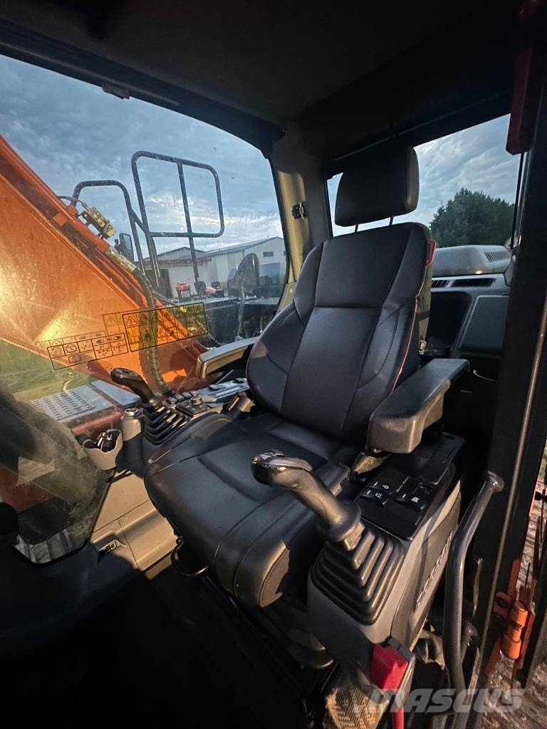 Develon DX 160 LC-7-HT حفارات زحافة