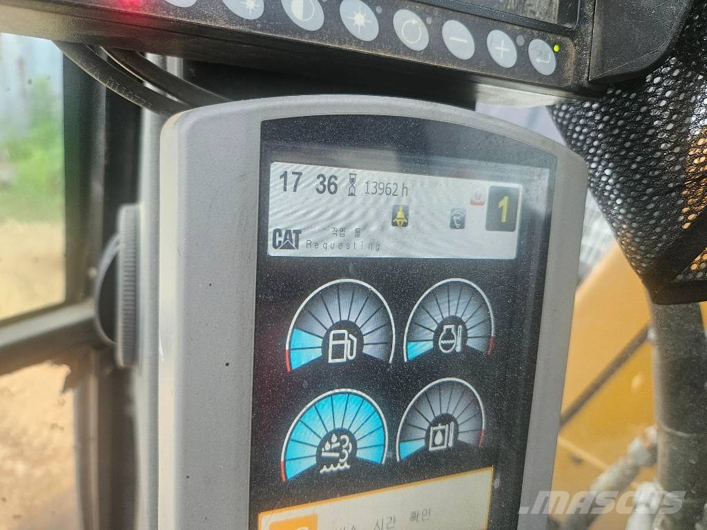 CAT M314F حفارات بعجل
