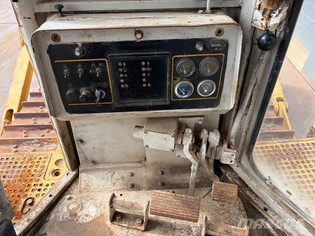 CAT D8R 履帶推土機
