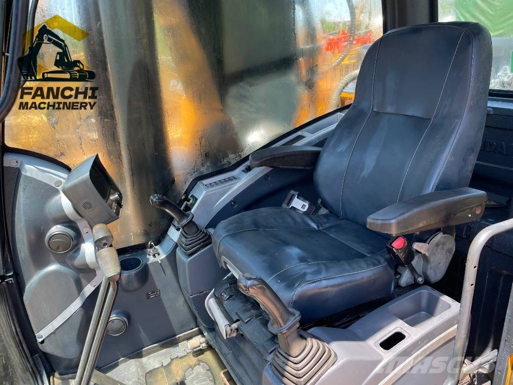 Hyundai 305LC-9T Crawler excavators
