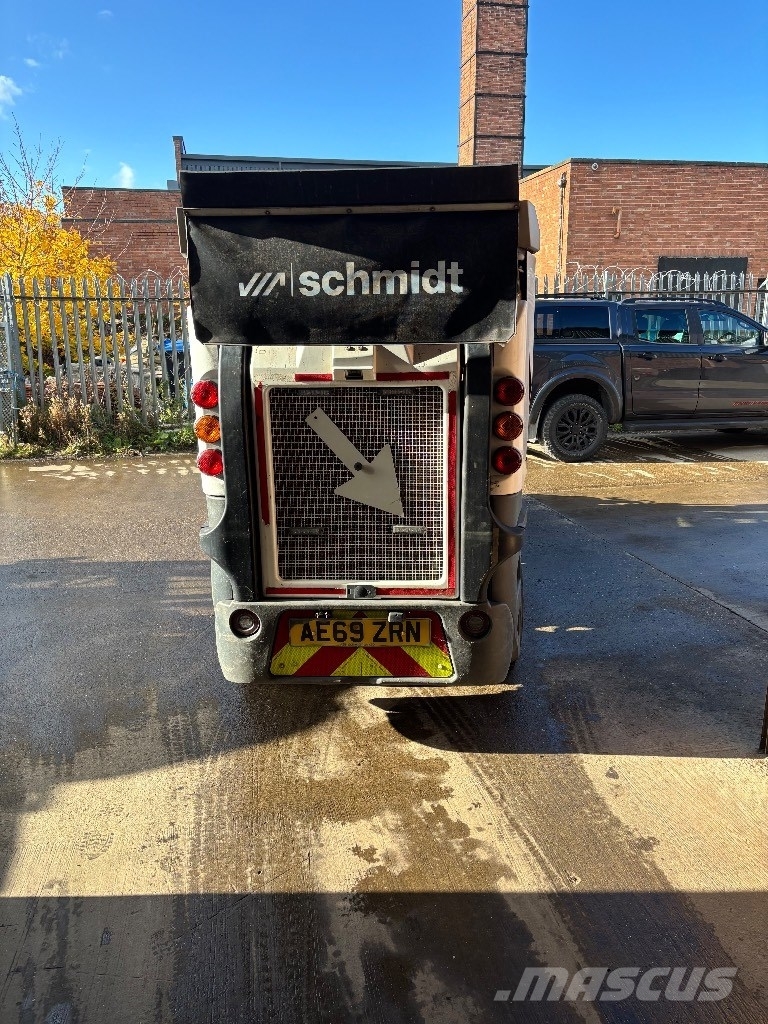 Schmidt Swingo 200 + 도로 청소차