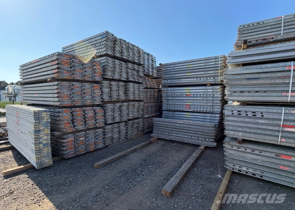 Gebrauchte Layher Gerüste und Einzelteile Allround Pastolių įrengimai