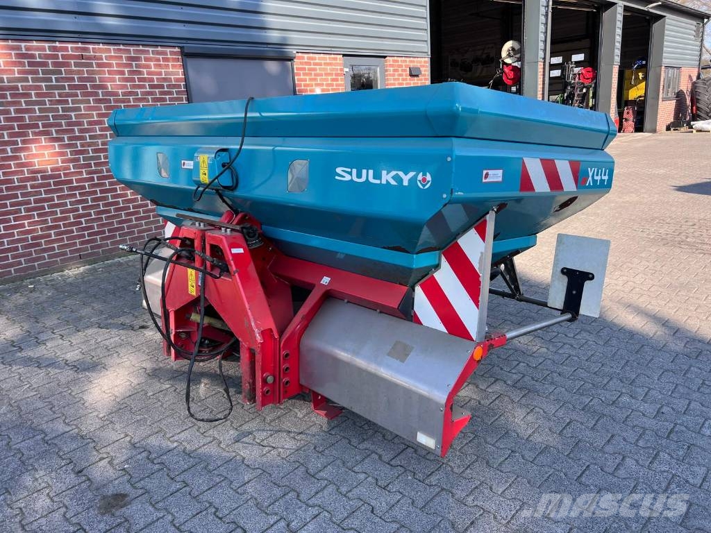 Sulky X 44 Esparcidoras de minerales
