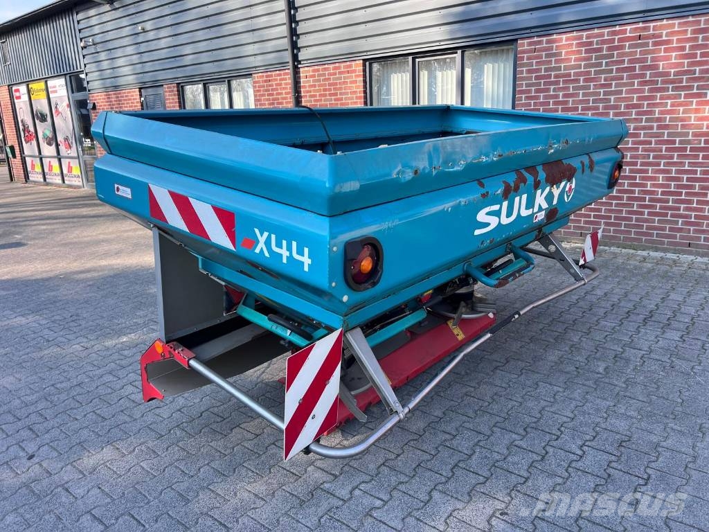Sulky X 44 Esparcidoras de minerales