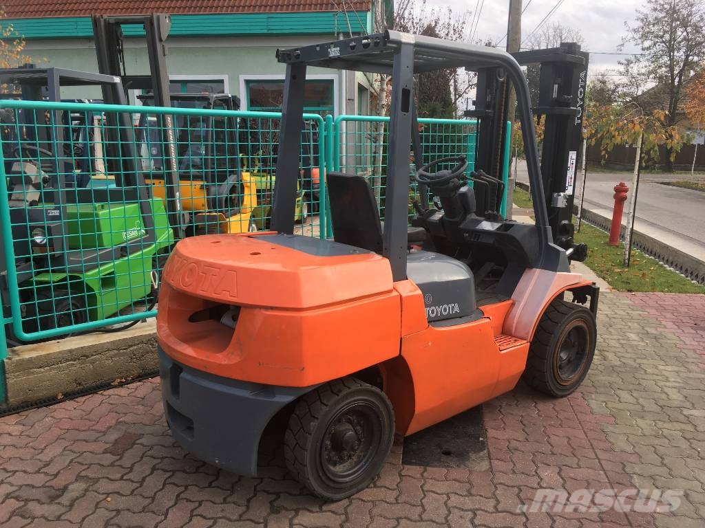 Toyota 7 FDK 35 V-2920 OB Dieselové vozíky