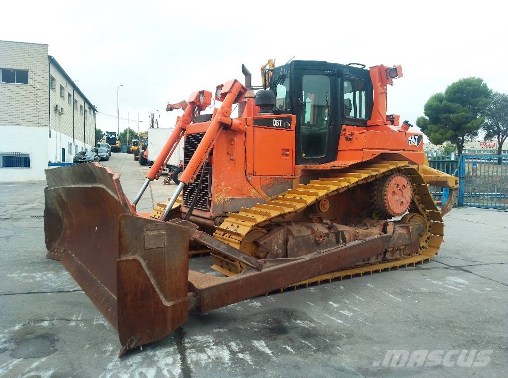 CAT D6T LGP Crawler dozers