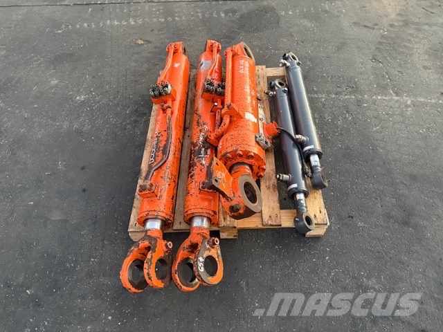 Doosan DL 250-5 USED HYDRAULIC PARTS Гидравлическая система