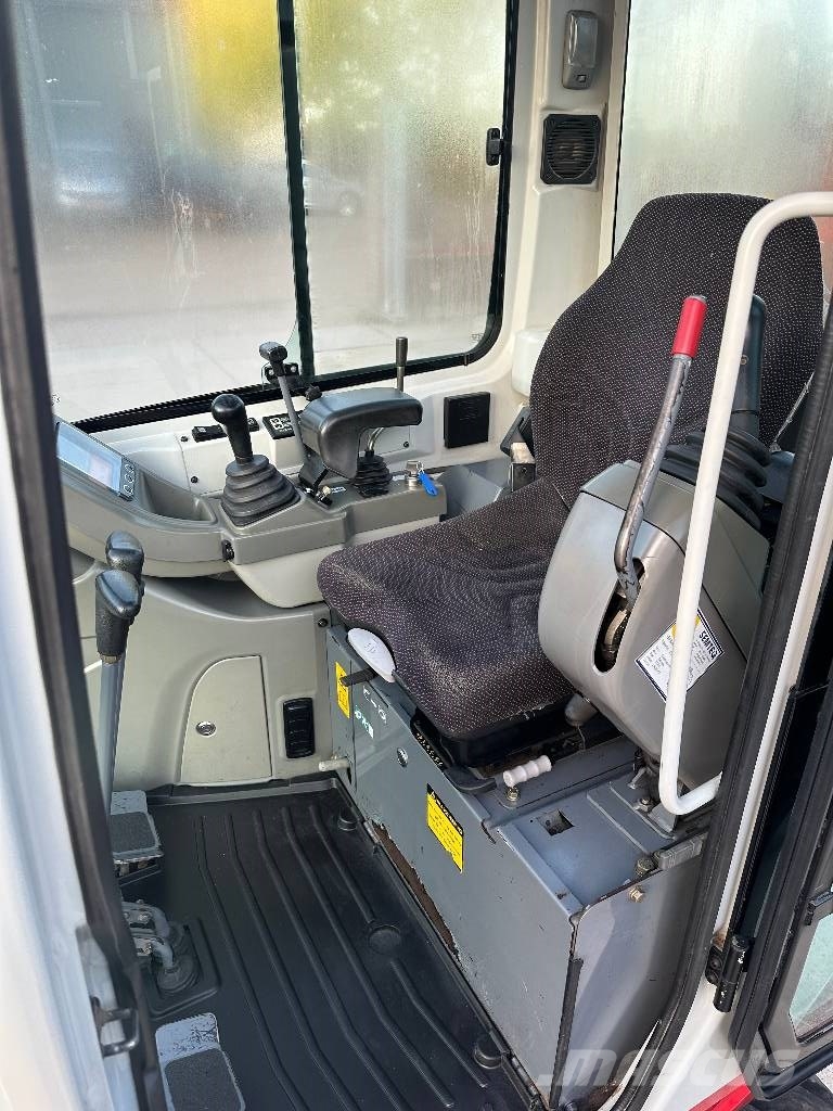 Takeuchi TB 216 Mini bagri <7t