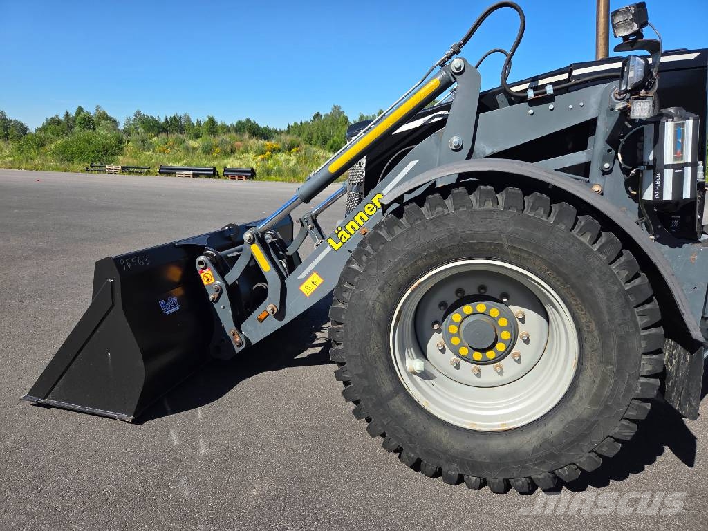 Lännen 8600 K Εκσκαφείς Φορτωτές τύπου JCB