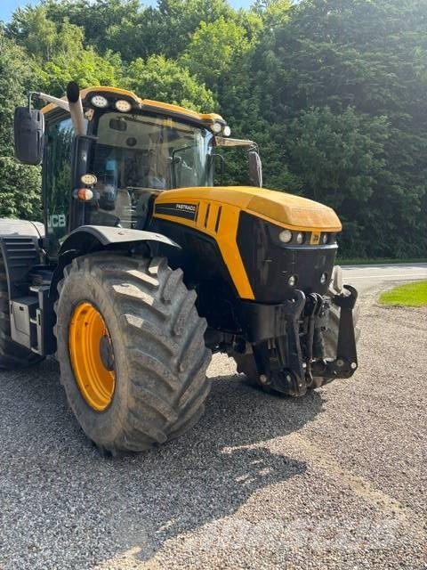 JCB Fastrac 4220 Traktory