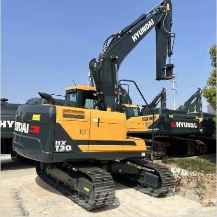 Hyundai HX130 Kāpurķēžu ekskavatori