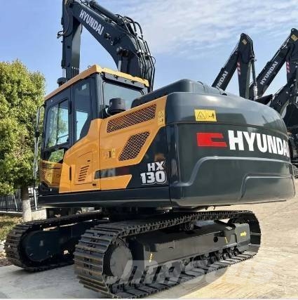 Hyundai HX130 Kāpurķēžu ekskavatori