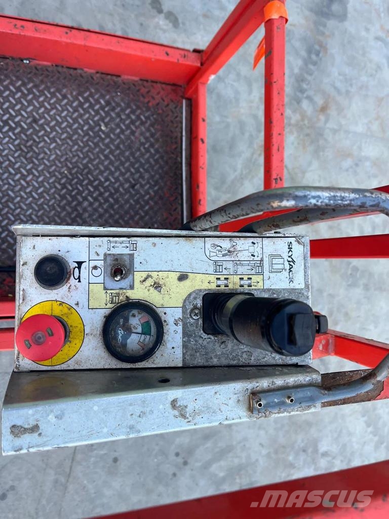 SkyJack SJ16 SJ16 Nacelles télescopiques