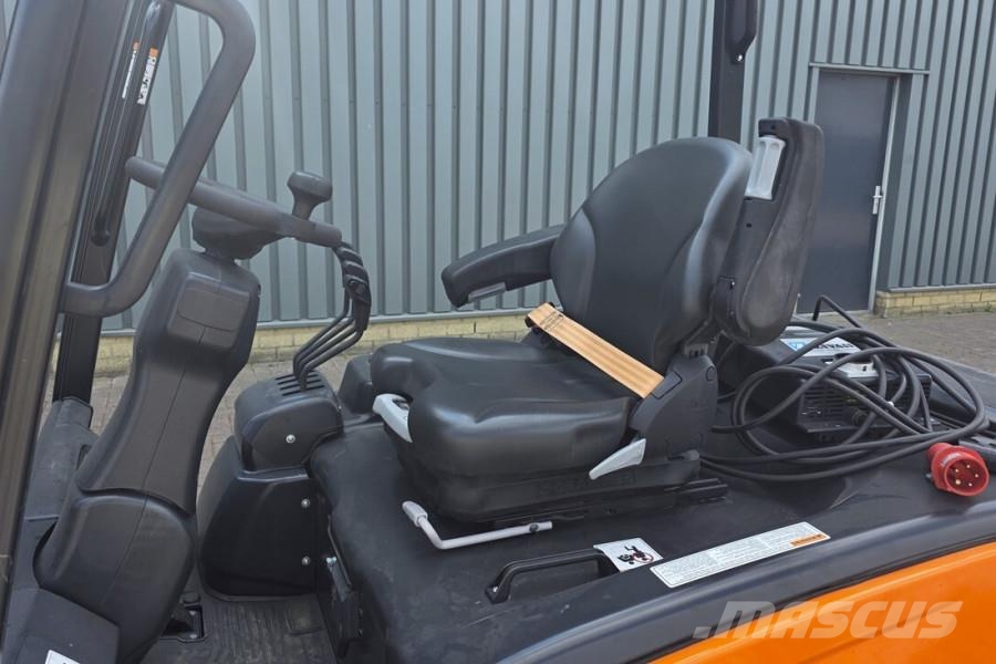 Doosan B30X-7 Plus Electric, 3 Tons Capacity, Lift Height شاحنات الديزل