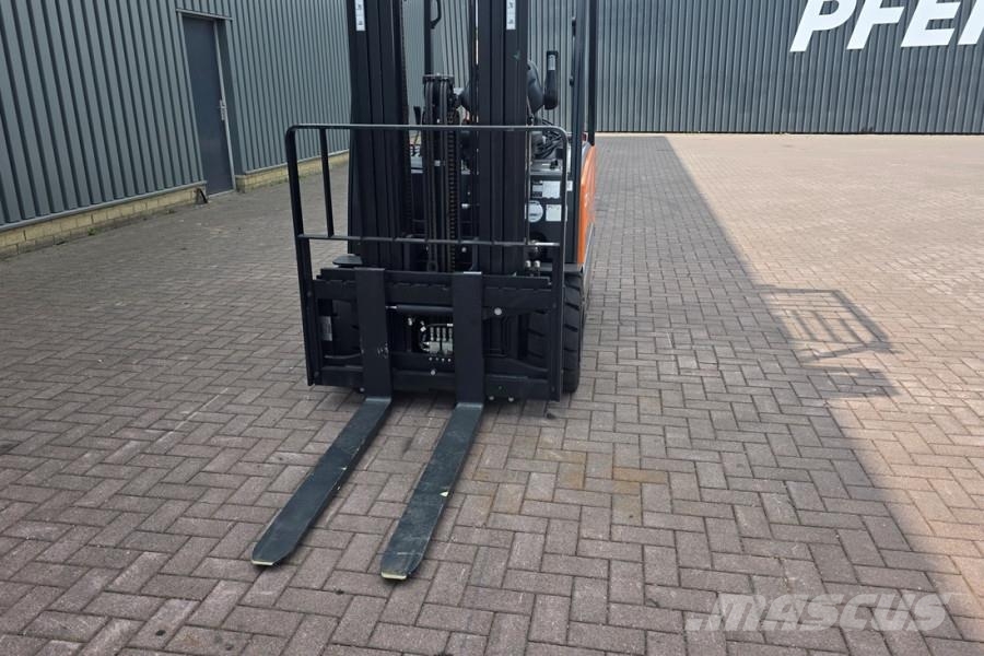 Doosan B30X-7 Plus Electric, 3 Tons Capacity, Lift Height شاحنات الديزل