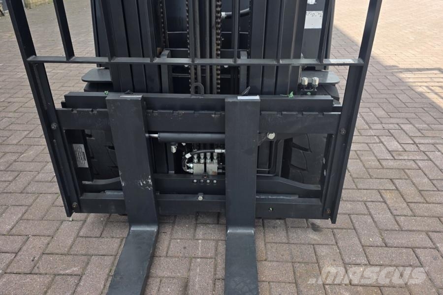 Doosan B30X-7 Plus Electric, 3 Tons Capacity, Lift Height شاحنات الديزل