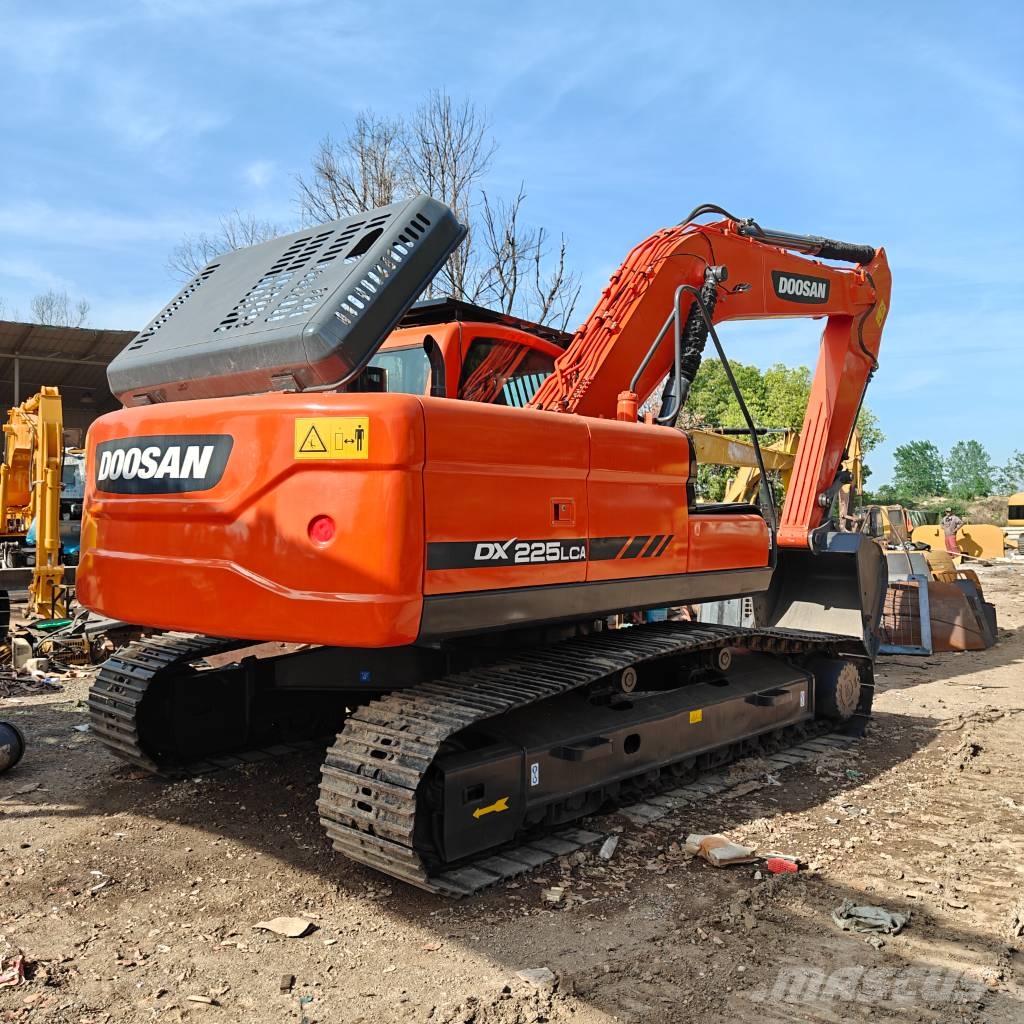 Doosan DX225LCA Гусеничные экскаваторы