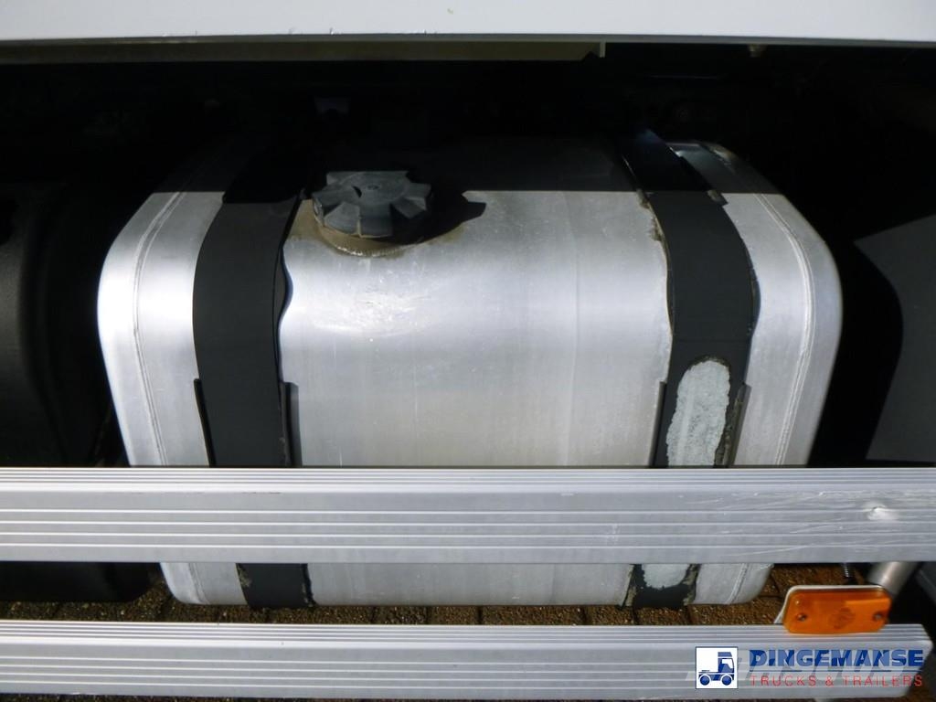Renault Premium 270 dxi 4x2 fuel tank 13.3 m3 / 4 comp Tankwagen