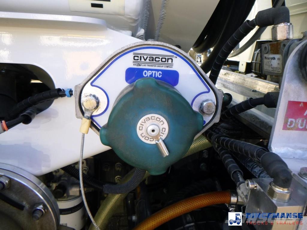 Renault Premium 270 dxi 4x2 fuel tank 13.3 m3 / 4 comp Tankwagen
